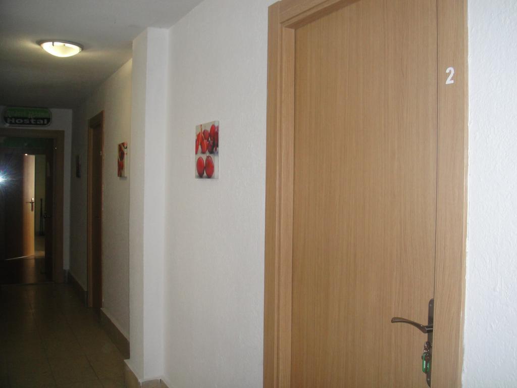 Arjori Rooms Hostal サラマンカ エクステリア 写真