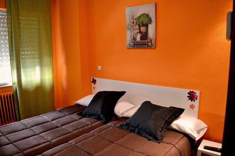 Arjori Rooms Hostal サラマンカ エクステリア 写真
