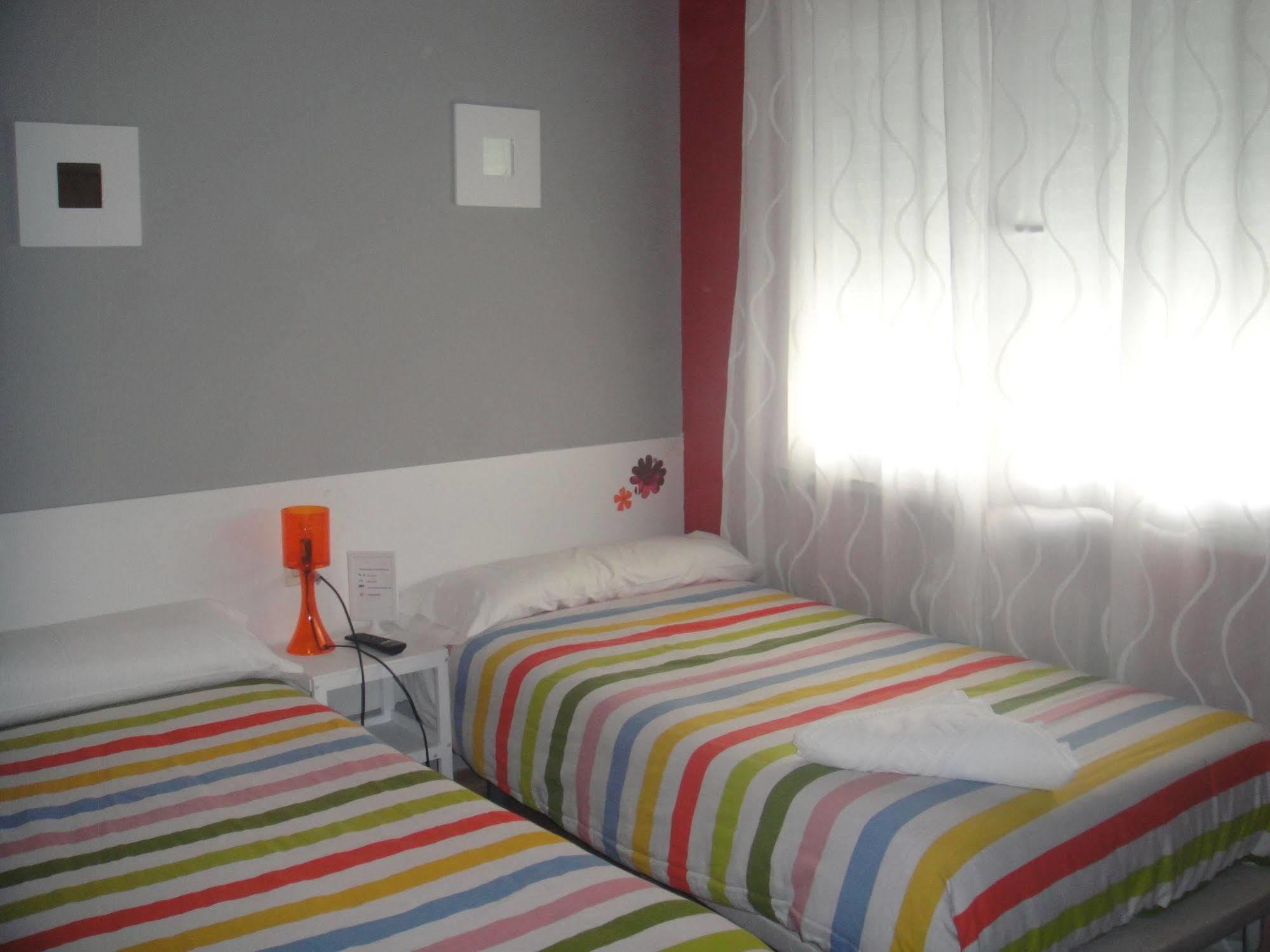 Arjori Rooms Hostal サラマンカ エクステリア 写真