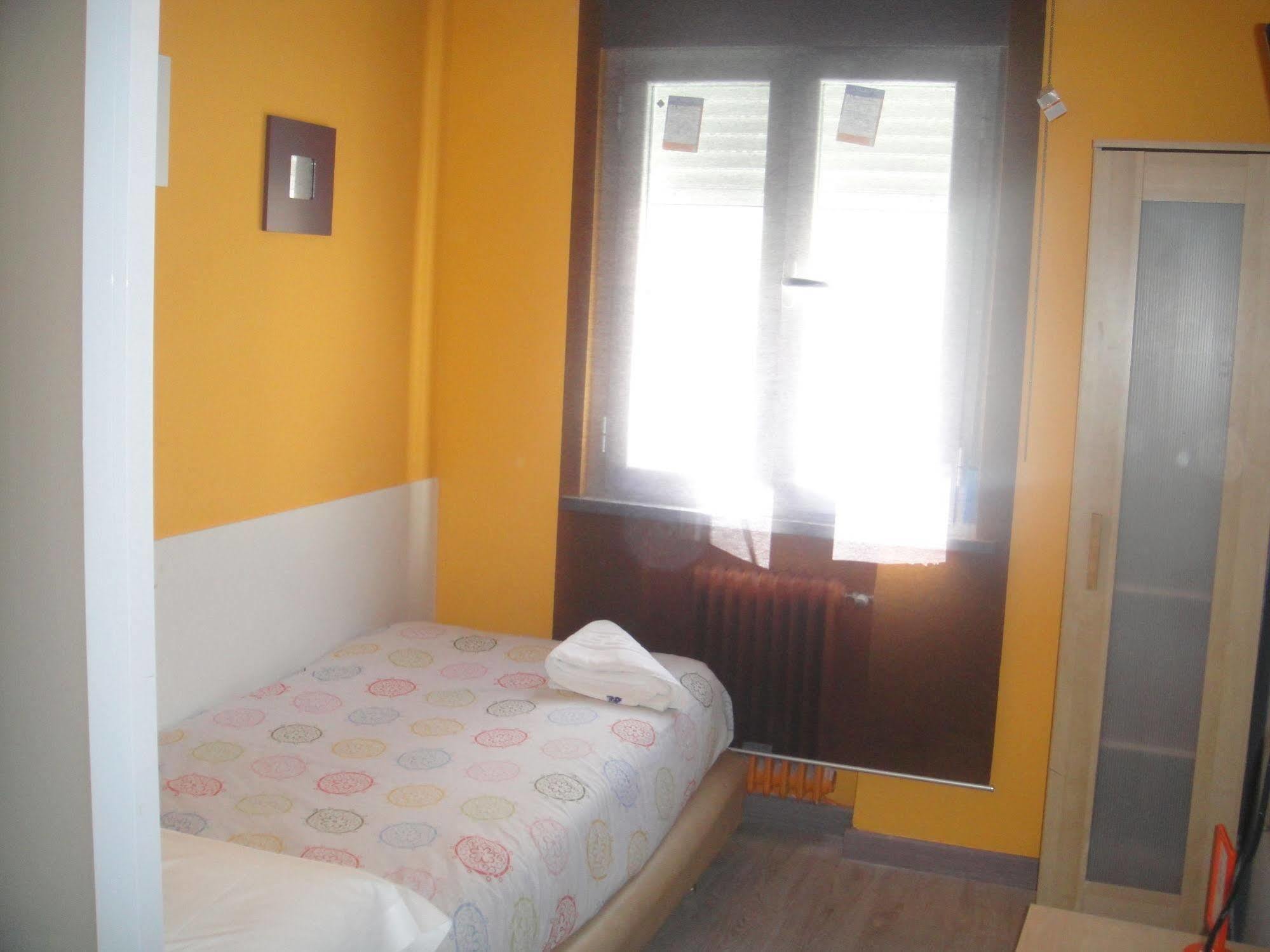 Arjori Rooms Hostal サラマンカ エクステリア 写真