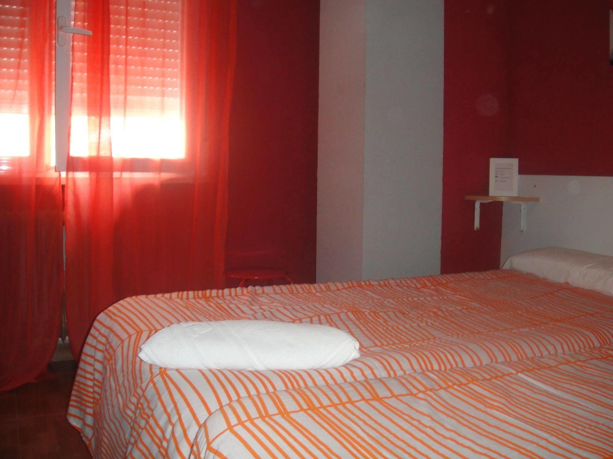 Arjori Rooms Hostal サラマンカ エクステリア 写真